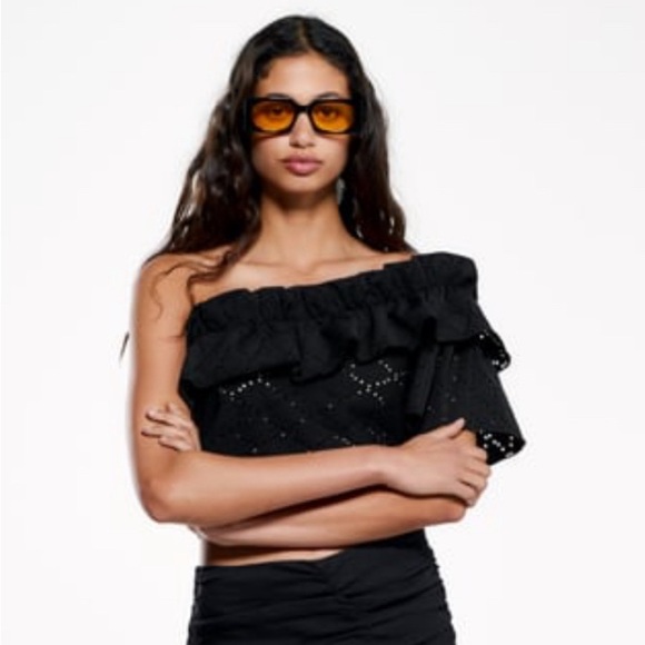 Zara size M ruffle asymmetrical top - Picture 3 of 3